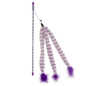 Entdecken Sie die perfekte Spielangel für Ihre Katze! Diese hochwertige Spielangel mit einem weichen Plüsch-Schwanz und bunten Federn sorgt für stundenlangen Spielspaß und regt die natürliche Jagdinstinkte Ihrer Katze an. Die elastische Schnur mit einem Glöckchen erhöht den Spaßfaktor und macht das Spielen noch aufregender. Mit dieser Spielangel stärken Sie nicht nur die Bindung zu Ihrem Haustier, sondern fördern auch deren Bewegung und Fitness. Die Maße von 44 x 8 x 3,5 cm machen sie ideal für jede Spielumgebung. Gönnen Sie Ihrer Katze das beste Spielerlebnis und bringen Sie Freude in ihren Alltag!