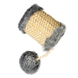 Dieses hochwertige Katzenspielzeug aus weichem Plüsch und strapazierfähigem Sisal ist ideal für alle Katzenliebhaber, die ihren pelzigen Freunden Freude und Beschäftigung bieten möchten. Mit dem zusätzlichen Spielball wird der Jagdinstinkt Ihrer Katze perfekt befriedigt und regt sie zu aktiver Bewegung an. Die kompakten Maße von 13 x 5 x 5 cm machen es leicht, das Spielzeug überall im Haus zu platzieren. Schenken Sie Ihrer Katze stundenlangen Spielspaß mit diesem attraktiven und langlebigen Spielzeug, das nicht nur für Unterhaltung sorgt, sondern auch die Gesundheit Ihrer Katze fördert. Entdecken Sie jetzt das beste Katzenspielzeug zu einem günstigen Preis!