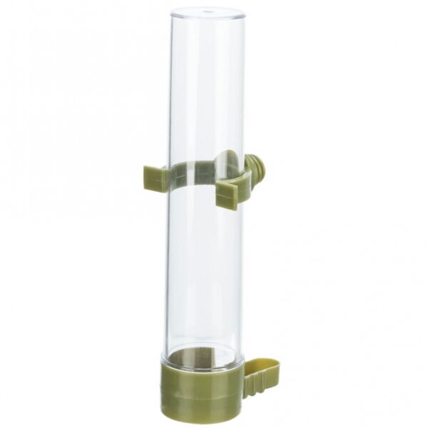 Dieser praktische Futterspender und Tränke ist ideal für kleine Vogelarten wie Kanarienvögel, Wellensittiche und ähnliche Vögel. Mit einem Fassungsvermögen von ca. 65 ml bietet er ausreichend Platz für frisches Wasser oder Futter und lässt sich ganz einfach am Käfiggitter befestigen. Die kompakten Gesamtmaße von ca. 5,5 x 3 x 15 cm (LxBxH) machen ihn zu einer platzsparenden Lösung für jeden Vogelkäfig. Erhältlich in verschiedenen Farben, wobei die Auswahl je nach Lagerbestand erfolgt, ist dieser Futterspender eine hochwertige und günstige Wahl für Vogelbesitzer, die Wert auf Funktionalität und Qualität legen. Sorgen Sie für das Wohlbefinden Ihrer kleinen Freunde mit diesem vielseitigen und praktischen Zubehör!