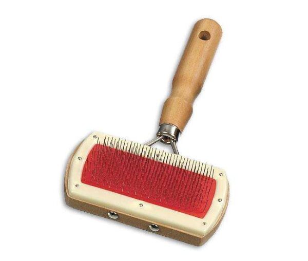 Die einseitige Zupfbürste mit einem 17 cm langen Natur-Holzgriff ist das ideale Pflegewerkzeug für Ihre Haut und Haare. Diese hochwertige Bürste ermöglicht eine sanfte und effektive Anwendung, perfekt für die tägliche Körperpflege. Der ergonomische Holzgriff sorgt für einen angenehmen Halt und erleichtert die Handhabung. Ob für die Haarentfernung oder zur Massage der Kopfhaut – diese Bürste vereint hohe Qualität mit einem ansprechenden Design. Günstig in der Anschaffung und langlebig in der Nutzung, ist sie ein unverzichtbares Accessoire für jeden Haushalt.