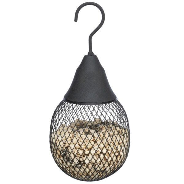 Dieser elegante Futterspender aus mattiertem Metall ist ideal für Meisenknödel und Erdnüsse und sorgt dafür, dass Vögel in Ihrem Garten stets gut versorgt sind. Mit einem praktischen abnehmbaren Deckel lässt sich der Futterspender einfach nachfüllen und reinigen. Die großzügigen Maße von ca. 1.400 ml und einem Durchmesser von 14 cm bei einer Höhe von 29 cm bieten ausreichend Platz für eine Vielzahl von Futter. In einem stilvollen Schwarz fügt sich dieser Futterspender harmonisch in jede Gartenlandschaft ein und ist somit nicht nur funktional, sondern auch ein ansprechendes Dekorationsstück. Investieren Sie in hohe Qualität und genießen Sie die Freude, Vögel in Ihrem Garten zu beobachten!