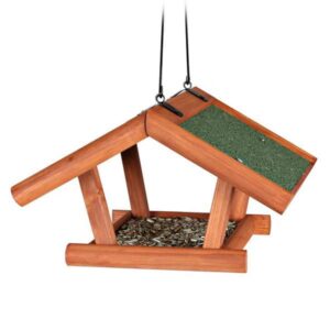 Diese stilvolle und funktionale Vogelhaus ist aus hochwertigem, lasiertem Kiefernholz gefertigt und eignet sich perfekt zum Aufhängen in Ihrem Garten oder auf dem Balkon. Mit einem großzügigen Dachüberstand und besandeter Dachpappe bietet es optimalen Schutz vor Witterungseinflüssen und sorgt für eine lange Lebensdauer. Die große Landefläche ermöglicht es Vögeln, sicher zu landen und einzutreten. Mit den kompakten Maßen von 30 × 18 × 28 cm und der ansprechenden braunen Farbe fügt es sich harmonisch in jede Umgebung ein. Wählen Sie dieses Vogelhaus für eine attraktive und praktische Ergänzung Ihres Außenbereichs!