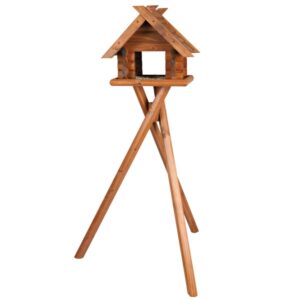 Entdecken Sie unser hochwertiges Vogelfutterhaus aus lasiertem Kiefernholz, das mit einem praktischen Dachüberstand und einer großzügigen Landefläche ausgestattet ist. Mit den kompakten Maßen von ca. 47 × 40 × 36 cm und einer Höhe von 1,40 m fügt es sich perfekt in jeden Garten ein. Die ansprechende braune Farbe sorgt für eine harmonische Integration in die Natur. Unsere Futterhäuser sind mit einer ungiftigen Lasur behandelt, die optimalen Schutz gegen Verwitterung bietet. Um die Langlebigkeit zu gewährleisten, empfehlen wir, das Holz alle 1-3 Jahre mit einer umweltfreundlichen Holzlasur oder -farbe auf Wasserbasis für den Außenbereich zu streichen. Verwöhnen Sie die Vögel in Ihrem Garten mit diesem stilvollen und funktionalen Futterhaus – die perfekte Wahl für Naturliebhaber!