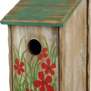 Dieser stilvolle Nistkasten aus hochwertigem Holz ist nicht nur ein echter Blickfang mit seinem bezaubernden Blumenmotiv, sondern bietet auch Kohlmeisen und Kleibern ein gemütliches Zuhause in Ihrem Garten. Der Nistkasten zur festen Montage überzeugt durch seine praktische aufklappbare Front, die eine mühelose Reinigung ermöglicht. Mit den kompakten Maßen von ca. 15 x 28 x 14 cm passt er perfekt in jede Gartenlandschaft. Schaffen Sie mit diesem dekorativen Nistkasten eine einladende Umgebung für Vögel und genießen Sie die Schönheit der Natur direkt vor Ihrer Haustür.