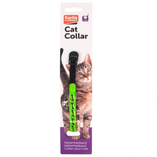 Entdecken Sie unser sicheres und praktisches Katzenhalsband mit elastischem Einsatz, das für zusätzliche Sicherheit sorgt, falls das Halsband hängen bleibt. Das verstellbare Riemen-System ermöglicht eine individuelle Anpassung für die perfekte Passform, sodass Ihr Liebling sich frei bewegen kann. Mit der integrierten Glocke wissen Sie immer, wo sich Ihre Katze aufhält. Dieses hochwertige Katzenhalsband hat eine Länge von ca. 30 cm und eine Breite von ca. 10 mm. Die leuchtende gelbe Farbe sorgt dafür, dass Ihr Haustier auch in der Dämmerung gut sichtbar ist. Wählen Sie unser Katzenhalsband für mehr Sicherheit und Stil!