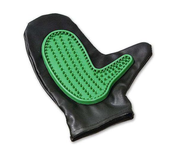 Der Pflegehandschuh für Hunde mit kurzem Fell aus der Karlie Perfect Care Pflegeserie ist das ideale Pflegeprodukt für Ihren Vierbeiner. Mit einer praktischen Größe von 25 cm ermöglicht dieser hochwertige Handschuh eine sanfte und effektive Fellpflege, die das Entfernen von losem Haar und Schmutz erleichtert. Die spezielle Materialbeschaffenheit sorgt nicht nur für ein angenehmes Gefühl auf der Haut Ihres Hundes, sondern fördert auch die Durchblutung und das Wohlbefinden. Vertrauen Sie auf die hohe Qualität und den günstigen Preis dieses Pflegehandschuhs, um die Fellpflege Ihres Hundes zu einem entspannten Erlebnis zu machen.