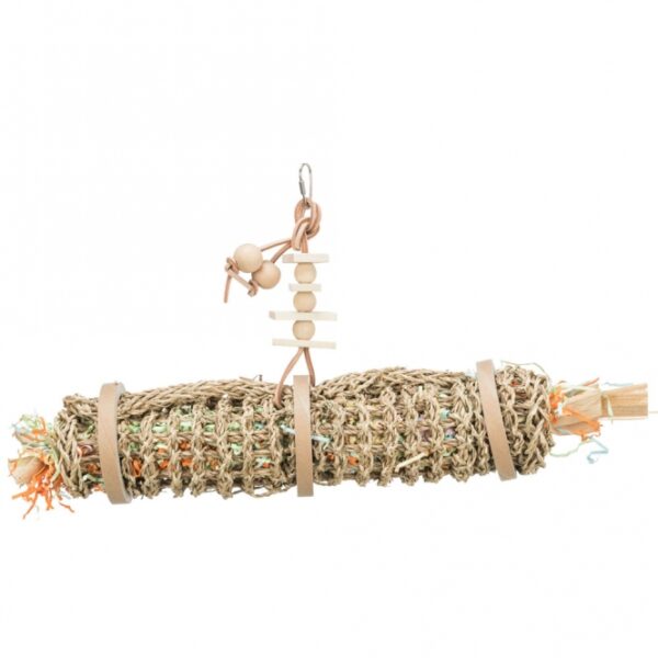 Dieser hochwertige Vogelspielzeug ist nicht nur ein optisches Highlight, sondern auch ideal zum Befüllen mit Snacks, was die Neugier und den Spieltrieb Ihrer Vögel fördert. Hergestellt aus langlebigen Materialien wie Seegras, Holz und Papier, garantiert es stundenlangen Spielspaß und eine artgerechte Beschäftigung für Nymphensittiche und Papageien. Mit einer Größe von ca. 55 cm wurde dieses Spielzeug in enger Zusammenarbeit mit dem renommierten Weltvogelpark Walsrode entwickelt, um höchste Qualität und Sicherheit zu gewährleisten. Investieren Sie in das Wohlbefinden Ihrer gefiederten Freunde mit diesem vielseitigen und ansprechenden Spielzeug, das sowohl unterhaltsam als auch gesundheitsfördernd ist.