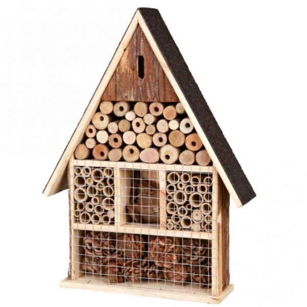 Diese Nist- und Überwinterungshilfe für Nützlinge ist die ideale Lösung, um wertvolle Insekten in Ihrem Garten zu unterstützen. Hergestellt aus hochwertigem Rindenholz und ausgestattet mit besandeter Dachpappe, bietet sie optimalen Schutz vor Witterungseinflüssen und sorgt für ein sicheres Zuhause für nützliche Tiere. Mit wetterfesten Eigenschaften ist diese Überwinterungshilfe besonders langlebig und robust. Die kompakten Maße von ca. 35 × 50 × 9 cm machen sie perfekt für jeden Garten oder Balkon. Schaffen Sie mit dieser praktischen Nisthilfe ein nachhaltiges Umfeld für Nützlinge und fördern Sie die Biodiversität in Ihrer Umgebung!
