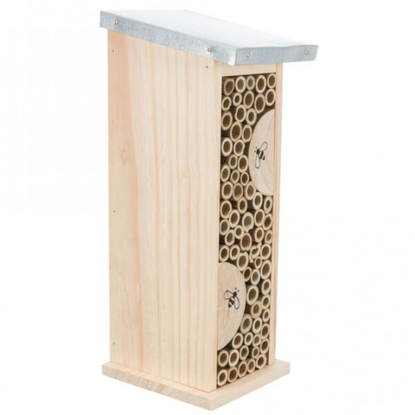 Dieser Nistplatz für Wildbienen, Grabwespen und Mauerbienen ist die perfekte Lösung, um die Artenvielfalt in Ihrem Garten zu fördern. Hergestellt aus hochwertigem, unbehandeltem Kiefernholz und verzinktem Metall, bietet er eine langlebige und sichere Unterkunft für nützliche Insekten. Mit kompakten Maßen von etwa 11 × 30 × 14 cm passt er ideal in jeden Garten oder Balkon. Unterstützen Sie die Bestäuber in Ihrer Umgebung und tragen Sie aktiv zum Umweltschutz bei – dieser Nistplatz ist eine hervorragende Wahl für alle, die eine hohe Qualität und ein günstiges Produkt suchen.