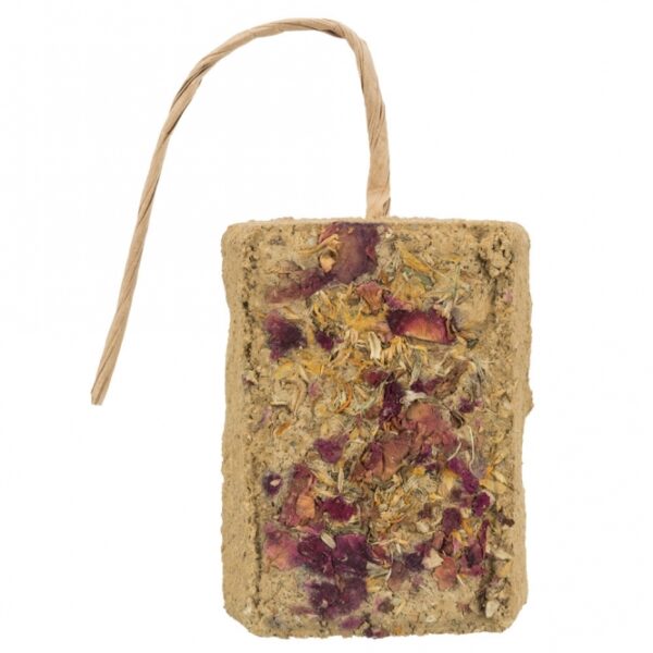 Entdecken Sie unseren natürlichen Snack aus hochwertigem Naturlehm, ideal für Ihre Kaninchen und Kleinnager! Dieser vielseitige Snack kann sowohl zum Aufhängen als auch zum Hinlegen verwendet werden und bietet eine spannende Beschäftigung für Ihre Haustiere. Mit dem köstlichen Blütenmix in einer praktischen Verpackung von ca. 100 g sorgen Sie für gesunde Abwechslung im Futterangebot. Gönnen Sie Ihren kleinen Freunden diesen natürlichen Snack, der nicht nur lecker, sondern auch gesund ist – die perfekte Wahl für artgerechte Tierhaltung!