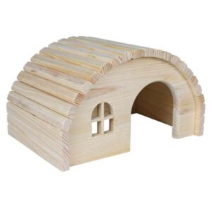 Dieses stilvolle Holzhaus für Tiere besteht aus hochwertigem Kiefernholz und ist vollkommen ohne Klammern oder Nägel gefertigt, sodass Ihr kleiner Liebling gefahrlos daran nagen kann. Es ist ideal geeignet für Hamster, Mäuse und andere kleine Nager. Mit den kompakten Maßen von 19 × 11 × 13 cm passt es perfekt in jeden Käfig und bietet einen sicheren Rückzugsort. Investieren Sie in dieses langlebige und sichere Holzhaus, das nicht nur die Lebensqualität Ihrer Haustiere steigert, sondern auch eine natürliche Umgebung fördert.