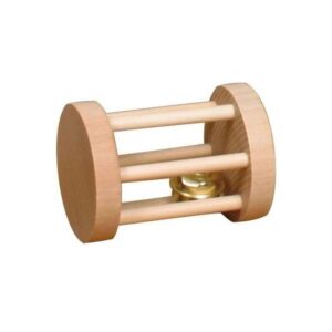 Diese hochwertige Spielrolle ist das ideale Spielzeug für Ihren kleinen Nager. Sie kann mühelos mit der Nase durch den Käfig oder beim Freilauf in der Wohnung über glatte Böden gerollt werden. Das aufregende Geräusch der Schelle sorgt dafür, dass Ihr Haustier immer wieder Spaß daran hat, mit der Rolle zu spielen. Mit kompakten Maßen von ca. 5 x 7 cm (Durchmesser x Länge) passt sie perfekt in jeden Käfig und bietet stundenlangen Spielspaß. Gönnen Sie Ihrem kleinen Mitbewohner dieses unterhaltsame und anregende Spielzeug, das für mehr Bewegung und Freude sorgt!