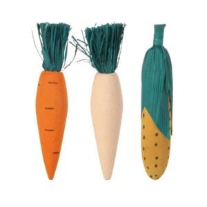 Entdecken Sie den gesunden Spielspaß für Kaninchen und Kleinnager mit unseren hochwertigen Knabberhölzern! Diese speziell entwickelten Spielzeuge sind ideal, um übermäßigem Zahnwuchs vorzubeugen. Kaninchen und Nager haben meißelförmige Schneidezähne, die ein Leben lang wachsen, und benötigen daher die Möglichkeit, ihre Zähne auf natürliche Weise abzunutzen. Unsere Knabberhölzer sind frei von giftigen Farben und bieten eine sichere und gesunde Möglichkeit, das Nageverhalten Ihrer Tiere zu fördern. Das Set enthält drei verschiedene Knabberhölzer in ansprechender Gemüseform, jeweils ca. 10 cm groß, perfekt geeignet für stundenlangen Spielspaß. Sorgen Sie für gesunde Zähne und ein glückliches Tierleben – mit unseren Knabberhölzern für Kaninchen und Kleinnager!