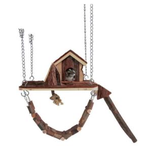 Der Spielplatz Janne ist die perfekte Spiel- und Spaß-Oase für alle Kleinnager wie Hamster, Mäuse und ähnliche Tiere. Er lässt sich mühelos im Käfiggitter einhängen und ist sofort bereit zum Erkunden und Beklettern. Dieser hochwertige Spielplatz bietet eine vielseitige Ausstattung mit einer stabilen Plattform, einem gemütlichen Haus, einer spannenden Hängebrücke, einer praktischen Leiter und einem robusten Spielseil. Mit den Gesamtmaßen von ca. 26 x 22 cm passt er ideal in jeden Käfig und sorgt für stundenlangen Spielspaß. Gönnen Sie Ihrem kleinen Freund diesen attraktiven Spielplatz, der sowohl die Bewegungsfreude als auch die Neugier fördert!