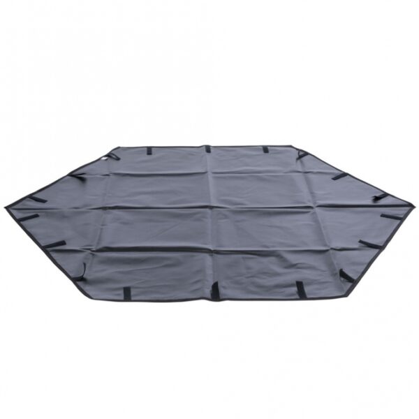 Entdecken Sie unseren vielseitigen Schutz für Kleintiere, der sowohl für drinnen als auch draußen geeignet ist. Dieser hochwertige Schutz aus strapazierfähigem Polyester schützt effektiv vor Verunreinigungen sowie Bodennässe und -kälte. Dank der praktischen Klettverschlüsse bleibt alles an Ort und Stelle, während er gleichzeitig ein Freigraben der Tiere verhindert. Mit seiner wasserabweisenden Eigenschaft ist er ideal für verschiedene Wetterbedingungen und lässt sich ganz einfach per Handwäsche reinigen. Passend für die Artikelnummern 6250-TRXI und 6253-TRXI, ist dieser schwarze Schutz die perfekte Lösung für Tierliebhaber, die Wert auf Qualität und Funktionalität legen.