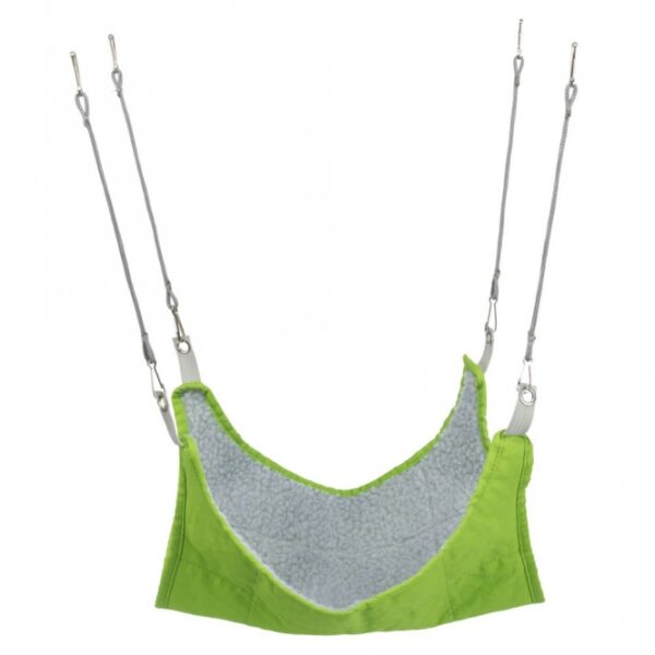 Diese gemütliche Hängematte in Baumwolle mit Lammfell-Optik (Polyester) ist der perfekte Rückzugsort für Ihre kleinen Haustiere wie Frettchen und Ratten. Mit einer praktischen Größe von ca. 45 × 45 cm bietet sie ausreichend Platz zum Entspannen und Spielen. Die Hängematte ist in verschiedenen Farben erhältlich, wobei die Farbwahl je nach Lagerbestand erfolgt. Sie lässt sich unkompliziert per Handwäsche reinigen, was sie besonders pflegeleicht macht. Gönnen Sie Ihren Lieblingen diese hochwertige und günstige Hängematte für mehr Komfort und Freude!