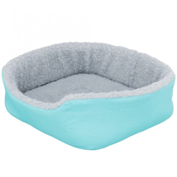 Für alle kuschelbedürftigen Kleintiere ist unser hochwertiges Kuschelbett die perfekte Wahl. Die Unterseite aus robustem blauen Nylonmaterial sorgt für Stabilität, während der Innenraum mit einem weichen Lammfell-Imitat ausgestattet ist, das für ultimativen Komfort sorgt. Im Sommer kann das Bett einfach gewendet werden, sodass Ihr Tier auf der kühleren Nylonseite entspannen kann. Die Polyestervliesfüllung bietet zusätzliche Gemütlichkeit, und der pflegeleichte Polyesterbezug lässt sich bei 30°C per Handwäsche reinigen. Mit Außenmaßen von ca. 35 × 28 x 10 cm (BxTxH) ist dieses Kuschelbett ideal für kleine Haustiere. Bitte beachten Sie, dass die Farben je nach Lagerbestand variieren können. Gönnen Sie Ihrem Liebling den Luxus eines Kuschelbett, das sowohl hohe Qualität als auch ein tolles Preis-Leistungs-Verhältnis bietet!