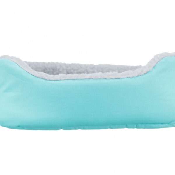 Für alle kuschelbedürftigen Kleintiere ist unser hochwertiges Kuschelbett die perfekte Wahl. Die Unterseite aus robustem blauen Nylonmaterial sorgt für Stabilität, während der Innenraum mit einem weichen Lammfell-Imitat ausgestattet ist, das für ultimativen Komfort sorgt. Im Sommer kann das Bett einfach gewendet werden, sodass Ihr Tier auf der kühleren Nylonseite entspannen kann. Die Polyestervliesfüllung bietet zusätzliche Gemütlichkeit, und der pflegeleichte Polyesterbezug lässt sich bei 30°C per Handwäsche reinigen. Mit Außenmaßen von ca. 35 × 28 x 10 cm (BxTxH) ist dieses Kuschelbett ideal für kleine Haustiere. Bitte beachten Sie, dass die Farben je nach Lagerbestand variieren können. Gönnen Sie Ihrem Liebling den Luxus eines Kuschelbett, das sowohl hohe Qualität als auch ein tolles Preis-Leistungs-Verhältnis bietet!