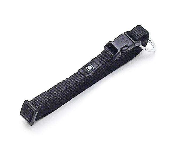 Entdecken Sie unser hochwertiges Produkt mit praktischer Zugentlastung, das Ihnen den perfekten Komfort bietet. Dank der stufenlos verstellbaren Funktion können Sie es individuell an Ihre Bedürfnisse anpassen. Das stabile Nylonmaterial sorgt für Langlebigkeit und hohe Qualität, während die topmodischen Farben Ihrem Stil einen modernen Akzent verleihen. Abgerundet wird das Design durch elegante verchromte Beschläge, die nicht nur funktional sind, sondern auch optisch überzeugen. Ideal für alle, die Wert auf Qualität und ansprechendes Design legen!