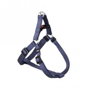Dieser hochwertige Nylon-Hundehalsband bietet eine einfache und bequeme Handhabung dank seiner ausgeklügelten Konstruktion. Es ist stufenlos verstellbar und passt perfekt für einen Brustumfang von ca. 36 bis 52 cm. Das strapazierfähige Material sorgt für Langlebigkeit, während die verchromten Beschläge und der Sicherheitsverschluss zusätzlichen Schutz bieten. In der eleganten Farbe Nachtschattenblau ist dieses Halsband nicht nur funktional, sondern auch stilvoll. Gönnen Sie Ihrem Hund das beste Zubehör für einen komfortablen und sicheren Spaziergang!