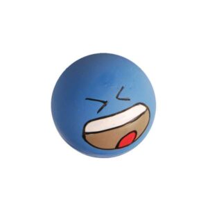 Der Snatchy Ball ist das perfekte Spielzeug für Ihre Katze! Halb voll oder halb leer – dieser innovative Ball aus hochwertigem Softlatex sorgt für stundenlangen Spielspaß und hält Ihre Katze aktiv. Dank seiner einzigartigen Füllung springt der Ball unberechenbar in alle Richtungen und regt den Spieltrieb Ihrer Katze an. Die witzig-frechen Gesichter auf dem Ball verleihen ihm einen besonderen Charme und machen das Spielen noch unterhaltsamer. In der ansprechenden Farbe Blau ist der Snatchy Ball nicht nur ein tolles Spielzeug, sondern auch ein echter Hingucker in jedem Zuhause. Entdecken Sie jetzt dieses hochwertige und günstige Katzen-Spielzeug, das für Freude und Bewegung sorgt!