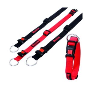 Entdecken Sie das neueste Hightech-Halsband für Ihren Hund! Dieses hochwertige Halsband bietet dank des TEFLON Fabric Protectors optimalen Schutz vor Flecken und Schmutz auf Wasser- und Ölbasis, ohne dabei den angenehmen Griff zu beeinträchtigen. Ihr Haustier wird begeistert sein, denn das Halsband bleibt länger wie neu. Ausgestattet mit einer praktischen Zugentlastung und verchromten Beschlägen, ist es stufenlos verstellbar und passt sich perfekt an. Der Safety-Click Sicherheitsverschluss sorgt für zusätzliche Sicherheit. Erhältlich in zeitlosem Schwarz, ist dieses Halsband die ideale Wahl für anspruchsvolle Hundebesitzer, die Wert auf Qualität und Funktionalität legen.