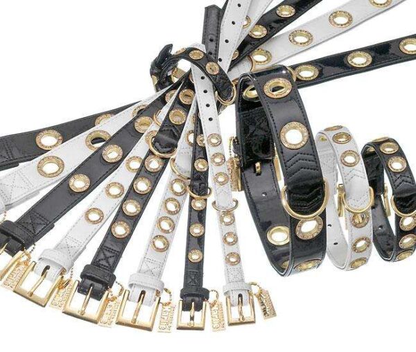 Das NOBLE LINE Halsband in elegantem Schwarz ist der perfekte Begleiter für stilbewusste Hundehalter. Mit einer Breite von 30 mm und einer Länge von 60 cm bietet es nicht nur eine hochwertige Verarbeitung, sondern auch ein exklusives NOBLE LINE Design, das sofort ins Auge fällt. Die goldenen Beschläge verleihen dem Halsband einen Hauch von Luxus und machen es zu einem echten Blickfang. Dieses langlebige und robuste Halsband ist ideal für tägliche Spaziergänge und sorgt dafür, dass Ihr vierbeiniger Freund immer gut aussieht. Wählen Sie das NOBLE LINE Halsband für hohe Qualität und stilvolles Design – der beste Schutz für Ihren Hund!