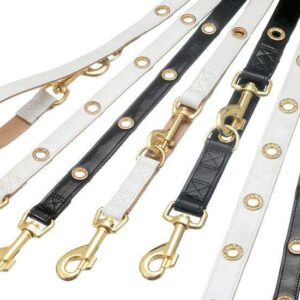 Die NOBLE LINE überzeugt durch ein exklusives Design, das Eleganz und Stil vereint. Mit ihrer hochwertigen Verarbeitung bietet sie nicht nur eine ansprechende Optik, sondern auch eine herausragende Langlebigkeit. Die goldenen Beschläge setzen edle Akzente und machen jedes Stück zu einem echten Blickfang in Ihrem Zuhause. Ideal für alle, die Wert auf hohe Qualität und exklusive Designs legen, ist die NOBLE LINE die perfekte Wahl für anspruchsvolle Kunden. Entdecken Sie die Kombination aus ästhetischem Design und erstklassiger Verarbeitung – für ein stilvolles Ambiente in jedem Raum.