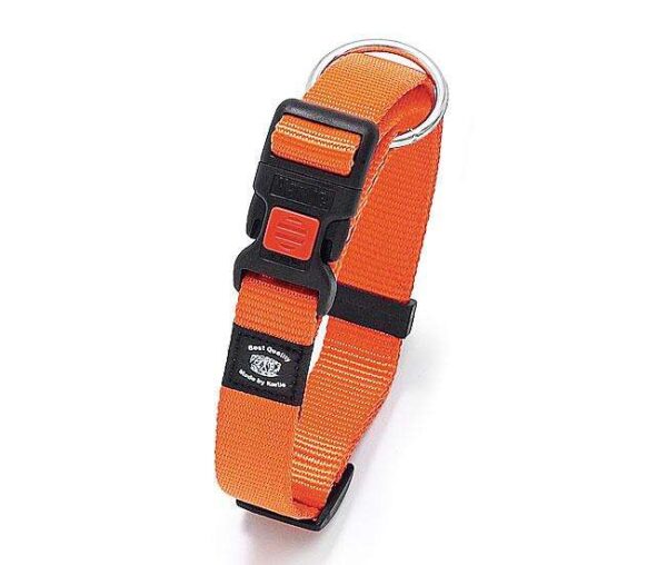 Entdecken Sie unsere hochwertige, stufenlos verstellbare Tasche mit Zugentlastung, die für maximalen Komfort sorgt. Hergestellt aus stabilem Nylonmaterial, bietet sie nicht nur Langlebigkeit, sondern auch eine stilvolle Optik in topmodischen Farben. Die verchromten Beschläge verleihen der Tasche einen eleganten Akzent und machen sie zu einem echten Blickfang. Ideal für den täglichen Gebrauch oder besondere Anlässe – diese Tasche vereint Funktionalität und modernes Design in einem Produkt von hoher Qualität.