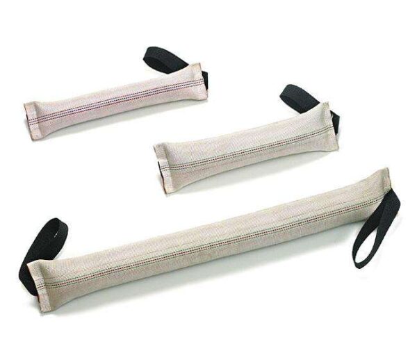 Dieser hochwertige Hundespielzeug aus fast unverwüstlichem Feuerwehrschlauch-Material ist die perfekte Wahl für aktive Junghunde. Dank der bissfesten, innenliegenden Gummierung und dem extrem starken Gewebematerial ist es besonders langlebig und widerstandsfähig. Das wasserfeste und schwimmfähige Design sorgt für endlosen Spielspaß im Wasser und an Land. Mit einer stabilen Nylon-Handschlaufe ist es einfach zu greifen und zu werfen. Mit den Maßen von 30 x 4,0 cm bietet es die ideale Größe für das Spielen und Training. Investieren Sie in dieses hochwertige und günstige Spielzeug, das speziell für die Bedürfnisse Ihres Junghundes entwickelt wurde!