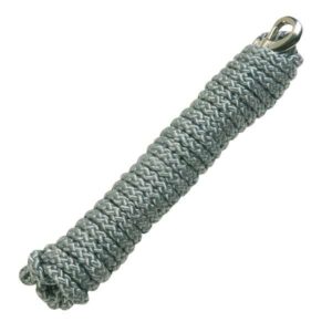 Diese strapazierfähige Such- und Schleppleine aus hochwertigem Nylon ist der perfekte Begleiter für die Hundeausbildung. Sie eignet sich ideal zum Antrainieren von Hier-Kommandos und Kommandos auf Distanz. Ob als Feldleine zum Nachsuchen bei der Jagd oder für lange Spaziergänge – mit einer Länge von 15 m und einem Durchmesser von 6 mm bietet sie Ihrem Hund maximale Bewegungsfreiheit. Besonders praktisch ist sie auch für läufige Hündinnen. Setzen Sie auf Qualität und Funktionalität, um das Training und die gemeinsamen Erlebnisse mit Ihrem Hund zu optimieren!