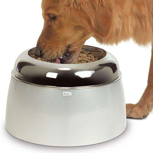 Dieser praktische Fressnapf für große Hunde sorgt für eine komfortable Fressposition, die besonders für Hunde mit Arthritis, Muskel- und Gelenkproblemen ideal ist. Der herausnehmbare Metallnapf ermöglicht eine einfache Reinigung und sorgt für Hygiene beim Fressen. Mit einem Fassungsvermögen von 2,5 Litern und der stilvollen Farbe Transparent Weiß/Silber passt er perfekt in jedes Zuhause. Zudem lässt sich dieser Fressnapf optimal mit dem Dogit Hundetrinkbrunnen (10,5 L) und PVC-Unterlegmatten kombinieren, was ihn zu einer vielseitigen und hochwertigen Lösung für Ihren Hund macht. Mit den Maßen von 33 x 20 cm (Durchmesser x Höhe) ist er sowohl funktional als auch platzsparend. Gönnen Sie Ihrem Hund den Komfort, den er verdient!
