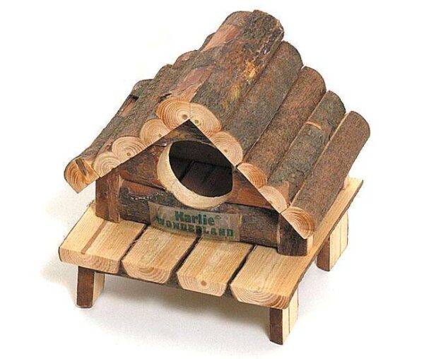 Dieser stilvolle und robuste Aufbewahrungsbehälter aus echtem Holz misst 14 x 12 x 13 cm und ist die perfekte Lösung für Ihre Ordnung im Zuhause. Mit seiner hohen Qualität und dem ansprechenden Design fügt er sich harmonisch in jedes Wohnambiente ein. Ideal für die Aufbewahrung von Kleinigkeiten oder als dekoratives Element, bietet dieser Holzkasten sowohl Funktionalität als auch Ästhetik. Entdecken Sie die Vorteile eines langlebigen und umweltfreundlichen Produkts, das nicht nur günstig ist, sondern auch Ihr Zuhause aufwertet.