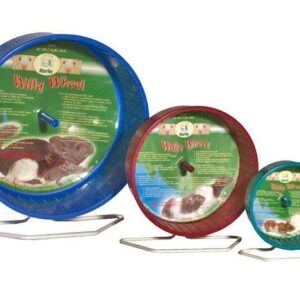 Dieser vielseitige Käfigzubehör ist ideal für Mäuse und Zwerghamster und bietet zahlreiche Einsatzmöglichkeiten im Käfig oder Freigehege. Mit einem Durchmesser von ca. 13 cm und einer Gesamthöhe von ca. 15,5 cm ist er perfekt dimensioniert für kleine Nager. Die absolut geräuscharme Konstruktion sorgt dafür, dass Ihre Haustiere ungestört spielen und sich wohlfühlen können. Dank der geschlossenen Sprossen-Gangway ist die Sicherheit Ihrer Tiere gewährleistet, während sie sich frei bewegen. Bitte beachten Sie, dass die Farbwahl je nach Lagerbestand erfolgt. Dieses hochwertige Produkt ist eine hervorragende Wahl für jeden Tierliebhaber, der seinen kleinen Freunden ein sicheres und spannendes Zuhause bieten möchte.