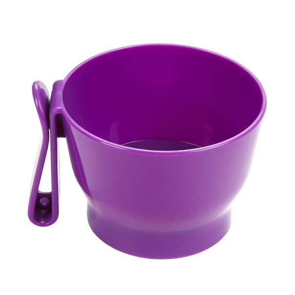 Der praktische Hunde-Trinkbecher für unterwegs ist der ideale Begleiter für alle Hundebesitzer! Die neuen Wassertassen von Dogit sind perfekt für lange Spaziergänge, Reisen und Ausflüge mit Ihrem Vierbeiner. Diese hochwertigen Trinkbecher passen als Verschluss auf die meisten Standardwasserflaschen, sodass Sie immer frisches Wasser für Ihren Hund dabei haben. Mit dem praktischen Clip können Sie die Flasche einfach am Gürtel befestigen, um die Hände frei zu haben. Bei Durst schrauben Sie die Tasse einfach ab und nutzen sie als Trinkbecher. Mit einem Fassungsvermögen von 200 ml und kompakten Maßen von ca. 8,5 x 9,5 x 6,5 cm (LxBxH) ist dieser Trinkbecher nicht nur funktional, sondern auch in einem ansprechenden Lila erhältlich. Holen Sie sich jetzt den perfekten Trinkbecher für Ihren Hund und genießen Sie sorgenfreie Ausflüge!