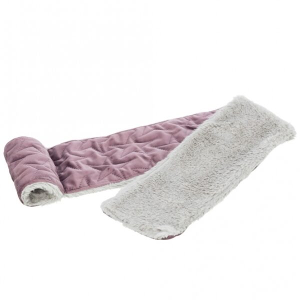 Dieser elegante Plüschstoff mit Samt-Optik aus hochwertigem Polyester bringt einen Hauch von Luxus in Ihr Zuhause. In einem sanften Flieder sorgt er für eine beruhigende Atmosphäre und passt perfekt in jedes moderne oder klassische Interieur. Mit einer Größe von 70 cm in der Größe M ist dieses Produkt ideal für vielseitige Anwendungen, sei es als Kissenbezug oder dekoratives Element. Entdecken Sie die Kombination aus hoher Qualität und stilvollem Design – perfekt für alle, die Wert auf Ästhetik und Komfort legen. Günstig und dennoch geschmackvoll, ist dieser Plüschstoff die beste Wahl für Ihr Wohnambiente.