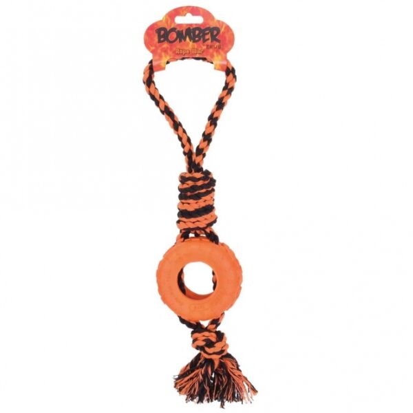 Entdecken Sie die innovative Hundespielzeuglinie Zeus von HAGEN – perfekt für interaktive Spiele zwischen Mensch und Hund! Das Zieh- und Zerrspielzeug ist optimal als Schleuder geeignet und sorgt für stundenlangen Spielspaß. Erhältlich in den Farben Orange oder Schwarz (Farbe nicht wählbar), überzeugt es durch eine stabile Seilschlaufe und elastische Gummireifen, die für zusätzliche Flexibilität sorgen. Mit den Maßen von ca. 9,5 x 42 cm ist es ideal für alle Hunderassen. Die hochwertigen, ungiftigen Materialien garantieren Sicherheit und Langlebigkeit. Egal, ob beim Apportieren im Garten oder beim Spielen am Wasser – Zeus Hundespielzeuge sind die beste Wahl für aktives Spiel und fördern die Bindung zu Ihrem vierbeinigen Freund!