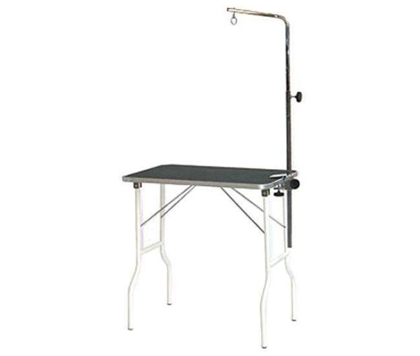 Dieser hochwertige Frisiertisch ist ideal zum Stylen und Frisieren von Hunden und Katzen und bietet eine professionelle Lösung für Tierliebhaber und Groomer. Mit einer praktischen Höhe von 77 cm und einer großzügigen Arbeitsfläche von 76,5 x 46 cm ermöglicht er ein komfortables Arbeiten. Dank des platzsparenden Designs lässt sich der Tisch einfach zusammenklappen und verstauen, was ihn perfekt für kleine Räume macht. Investieren Sie in diesen Frisiertisch, um Ihrem Haustier ein entspanntes Pflegeerlebnis zu bieten – die beste Wahl für hohe Qualität und Funktionalität!