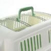 Entdecken Sie die ideale Transportbox für Katzen und kleine Hunde! Diese hochwertige Transportbox hat eine maximale Belastung von 15 kg und ist aus robustem Kunststoff mit stabilen Metalltüren gefertigt. Sie lässt sich sowohl vorne als auch oben öffnen, was den Zugang für Ihr Haustier erleichtert. Mit den praktischen Außenmaßen von 57 x 37 x 36 cm ist sie perfekt für Reisen und Ausflüge. Die ansprechende Kombination aus grün-pastell und weiß sorgt für eine moderne Optik, während die leicht zu reinigende Oberfläche hygienische Sauberkeit garantiert. Verleihen Sie Ihrer Box mit den beiliegenden Aufklebern eine persönliche Note und machen Sie sie zu einem stilvollen Begleiter für Ihr Tier. Wählen Sie die beste Transportbox für Ihr Haustier und genießen Sie stressfreie Reisen!