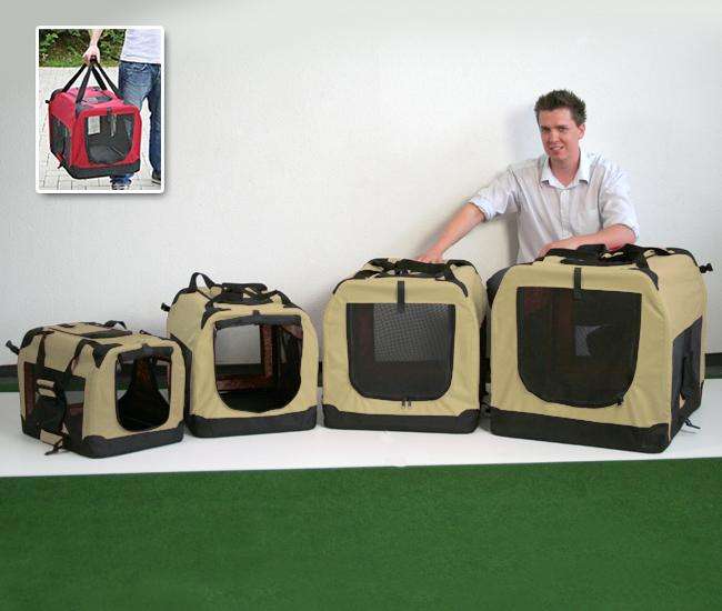 Die CARRY BOX ist der ideale Reisebegleiter für Haustiere und deren Besitzer. Diese transportable Transporthütte bietet Ihrem Tier ein gewohntes und gemütliches Zuhause, das sich mühelos überallhin mitnehmen lässt. Dank der stabilen Rahmenkonstruktion ist die CARRY BOX nicht nur ein leichtes, sondern auch robustes und langlebiges Produkt, das wasserabweisend ist. Die praktischen Außentaschen mit Klettverschluss auf beiden Seiten bieten zusätzlichen Stauraum für Leckerlis oder Zubehör. Zusammengefaltet nimmt die CARRY BOX nur einen Bruchteil des Platzes einer herkömmlichen Hundehütte ein und lässt sich leicht tragen und verstauen. Ihr Haustier wird die anpassbare Luftzufuhr zu schätzen wissen, die für optimalen Komfort sorgt. Mit den kompakten Maßen von 80 x 58 x 58 cm ist die CARRY BOX die perfekte Lösung für Reisen mit Ihrem geliebten Vierbeiner. Genießen Sie stressfreie Ausflüge und sorgen Sie dafür, dass Ihr Haustier sich immer wohlfühlt!