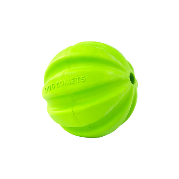 Entdecken Sie den perfekten Naturkautschuk Ball für Ihren Hund! Dieser langlebige Ball aus 100% Naturkautschuk sorgt nicht nur für maximalen Spielspaß, sondern unterstützt auch die Zahngesundheit Ihres Vierbeiners. Während Ihr Hund mit dem Ball spielt, werden die Zähne gereinigt und das Zahnfleisch sanft massiert, was zu strahlend weißen Zähnen führt. Der Ball springt ideal und schwimmt sogar im Wasser, was ihn zum perfekten Spielzeug für drinnen und draußen macht. Mit einem Durchmesser von ca. 6 cm und in einem leuchtenden Orange ist dieser robuste Ball ein absolutes Must-Have für jeden Hundebesitzer. Leicht zu reinigen und besonders langlebig – der ideale Begleiter für unvergessliche Spielstunden!