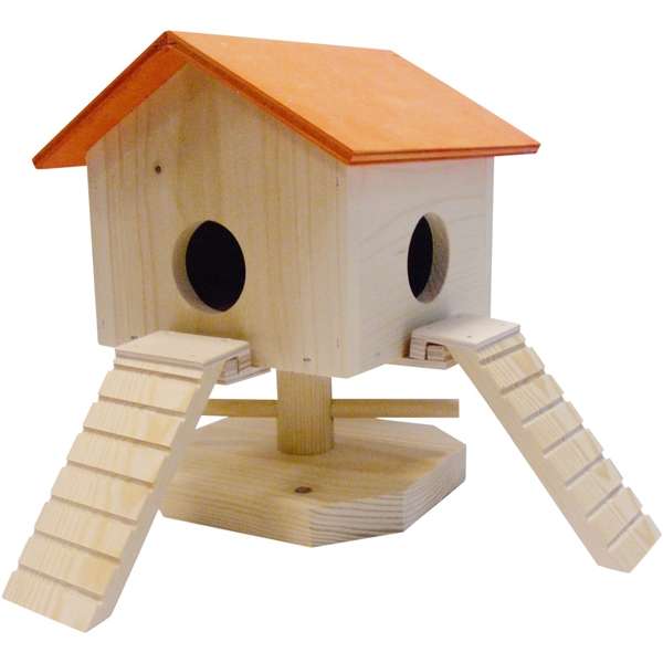 Dieses hochwertige Nagerhaus ist das perfekte Versteck- und Schlafhäuschen für Ihren Kleinnager, wie Mäuse und Zwerghamster. Mit zwei praktischen Ein- und Ausgängen eignet es sich hervorragend für die Gruppenhaltung von Mäusen, damit Ihre kleinen Freunde sich sicher und wohlfühlen können. Die Farben sind ungiftig, abrieb- und wasserfest, was bedeutet, dass dieses stabile Nagerhaus problemlos im Freien stehen kann – ideal für den Sommer und die angrenzenden Jahreszeiten. Hergestellt aus robustem Fichten- und Kiefernholz, bietet es eine Größe von ca. 17 x 18 x 22,5 cm und garantiert eine hohe Qualität für die Bedürfnisse Ihrer Nager. Schaffen Sie einen sicheren Rückzugsort für Ihre Tiere mit diesem praktischen und langlebigen Nagerhaus!