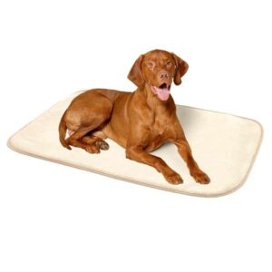 Kuschelige Karlie MEDIFLEECE Heimtierdecke in Beige, 70 x 100 cm, hygienisch und waschbar bei 30 °C.