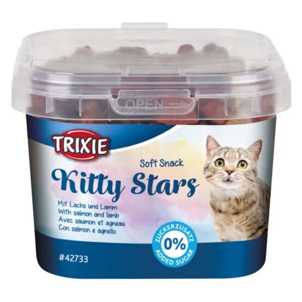 Die **Soft Snacks Kitty Stars** mit **Lachs** und **Lamm** sind das ideale **Ergänzungsfuttermittel für Katzen**, um Ihrem Liebling eine schmackhafte Belohnung zu bieten. Diese leckeren Snacks sind **zuckerfrei** und kommen in einer praktischen, **wieder verschließbaren Kunststoffdose**, die die Frische bewahrt. Mit einem Inhalt von 140 g bieten sie eine hochwertige Mischung aus **Getreide**, **Fleisch** und tierischen Nebenerzeugnissen sowie wertvollen **Mineralstoffen**. Der Snack mit Lachs enthält 3% Lachsöl, während der mit Lamm 4% Lammfleisch enthält. Die analytischen Bestandteile garantieren eine ausgewogene Ernährung: 18% Protein, 5% Fettgehalt, 3,5% Rohasche, 1,5% Rohfaser und 20% Feuchtigkeit. Verwöhnen Sie Ihre Katze mit diesen **hochwertigen Snacks**, die sowohl schmackhaft als auch nahrhaft sind – perfekt für jeden Katzenliebhaber!