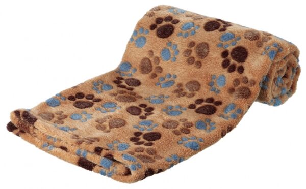 Dieser hochwertige Softfleece-Decke ist besonders weich und kuschelig und bietet optimalen Schutz für Ihre Polster vor Schmutz und Tierhaaren. Ideal für Allergiker, sorgt sie für ein angenehmes Wohnklima und ist bei 60°C waschbar, was die Pflege einfach und unkompliziert macht. Die Decke in einem stilvollen Beige mit niedlichen Pfotenmotiven hat die Maße 150 × 100 cm und passt perfekt in jedes Zuhause. Gönnen Sie sich und Ihren Lieben den Komfort dieser kuscheligen Decke, die sowohl Funktionalität als auch hohe Qualität vereint.