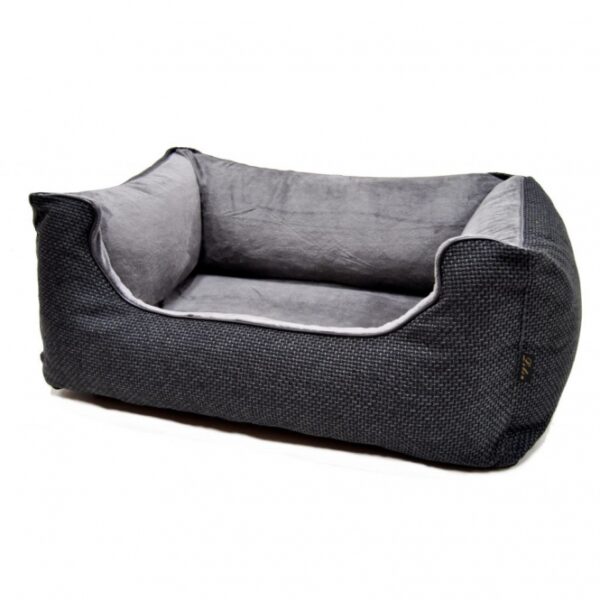Die orthopädischen Hundebetten Louis PLUS bieten den perfekten Schlafplatz für Ihren Hund. Mit ihrem hochwertigen Memory Foam (Visco-Schaum) passen sie sich optimal an den Körper Ihres Hundes an und entlasten Druckstellen, um einen erholsamen und gesunden Schlaf zu gewährleisten. Egal ob für junge oder ältere Hunde, die visco-elastische Auflage sorgt für zusätzlichen Komfort und Unterstützung. Dieses Premium-Hundebett überzeugt durch seine Pflegeleichtigkeit: Der Bezug ist mit Reißverschluss ausgestattet und kann feucht abgewischt oder bis 40 °C in der Maschine gewaschen werden. Der extra hohe Rand und die weiche Füllung bieten zusätzlichen Liegekomfort. In elegantem Grau und mit den Außenmaßen von ca. 100 x 75 x 25 cm sowie Innenmaßen von ca. 70 x 45 cm ist dieses Bett die ideale Wahl für jeden Hundebesitzer, der Wert auf Qualität und Design legt. Gönnen Sie Ihrem vierbeinigen Freund den besten Schlafkomfort mit dem orthopädischen Hundebett Louis PLUS!