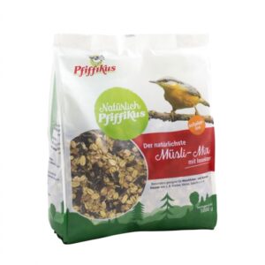 Dieser schmackhafte Müsli-Mix ist das ideale Ganzjahresfutter für Wild- und Gartenvögel. Angereichert mit hochwertigen Insekten bietet dieses Streufutter nicht nur einen köstlichen Genuss, sondern auch einen wichtigen Energielieferanten für Ihre gefiederten Freunde das ganze Jahr über. Besonders geeignet ist der Mix für Weichfutter- und Körnerfresser wie Kleiber, Meisen und Spechte. Die ausgewogenen Inhaltsstoffe – darunter Getreide, Nüsse, Beeren sowie 4 % Insekten, Öle und Fette – sorgen für eine optimale Nahrungsaufnahme und fördern die Gesundheit der Vögel. Verwöhnen Sie Ihre Gartenbewohner mit diesem hochwertigen und schmackhaften Futter, das ihnen die nötige Energie für ein aktives Leben bietet!