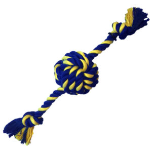 Dieses hochwertige Hundespielzeug ist ein geflochtenes Seil mit einem extra dicken, runden Knoten in der Mitte, das aus strapazierfähiger, "1st class" Baumwolle gefertigt ist. Es zählt zu den besten Seilspielzeugen für Hunde auf dem Markt und bietet außergewöhnliche Haltbarkeit und Spielspaß. Die auffällige blau-gelbe Farbgebung sorgt dafür, dass Ihr Hund das Seil besonders gut auf Rasen erkennt. Mit einer Länge von ca. 45 cm ist es ideal für interaktive Spiele und fördert die Bindung zwischen Ihnen und Ihrem Hund. Wählen Sie dieses hochwertige Seilspielzeug für stundenlangen Spielspaß und hohe Qualität!