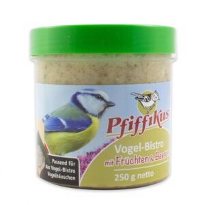 Entdecken Sie unser hochwertiges Mischfutter für freilebende Vögel, ideal für Meisen und viele andere Vogelarten. Dieses gesunde Futter ist ein wahrer Leckerbissen, besonders in der kalten Jahreszeit, wenn Vögel dringend Energie benötigen. Durch die zunehmende Monokultur in der Landwirtschaft und die gepflegten Gärten in Wohngebieten finden freilebende Vögel oft nicht genug natürliche Nahrung. Daher empfehlen wir, ganzjährig zu füttern, um diesen gefiederten Freunden zu helfen. Unsere sorgfältige Mischung aus Getreide, hochwertigen Ölen und Fetten, Saaten, frischen Früchten und Beeren sorgt für eine ausgewogene Ernährung und unterstützt die Gesundheit der Vögel. Wählen Sie unser Mischfutter und leisten Sie einen wertvollen Beitrag zur Stärkung der Vogelpopulation in Ihrer Umgebung!