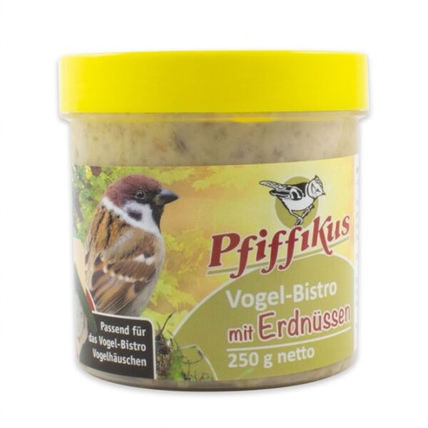 Dieses gesunde Mischfutter für Meisen und andere Vögel ist ein köstlicher Leckerbissen, der besonders in der kalten Jahreszeit von unseren gefiederten Freunden geschätzt wird. Durch die zunehmende Monokultur und die Pflege von Gärten in städtischen Gebieten haben freilebende Vögel oft Schwierigkeiten, ausreichend Nahrung zu finden. Daher ist es wichtig, sie ganzjährig zu füttern, um ihre Gesundheit und Vitalität zu unterstützen. Unsere hochwertige Mischung besteht aus sorgfältig ausgewählten Zutaten wie Getreide, Ölen und Fetten, Saaten und Nüssen, die eine ausgewogene Ernährung gewährleisten. Geben Sie den Vögeln die Nährstoffe, die sie benötigen, und genießen Sie das wunderbare Schauspiel der Natur direkt vor Ihrem Fenster!